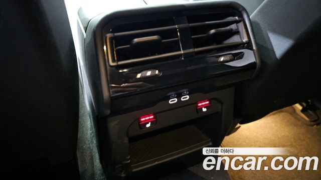 BMW 5-Series 2025 — photo 17