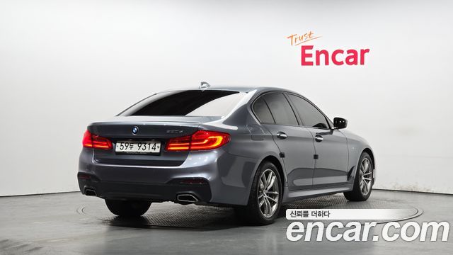 BMW 5-Series 2017 — photo 2