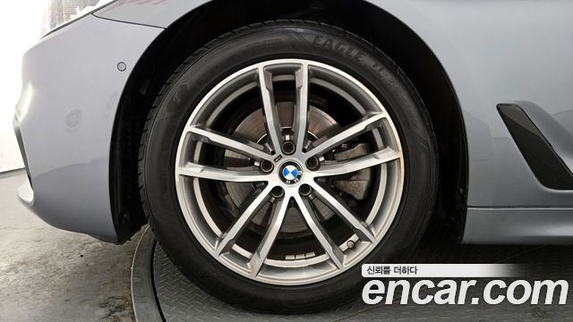 BMW 5-Series 2017 — photo 5