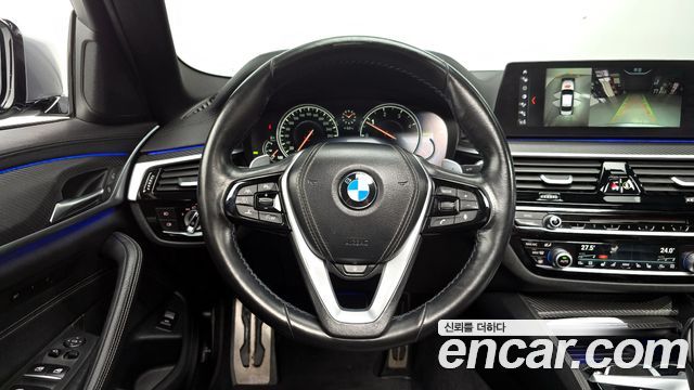BMW 5-Series 2017 — photo 13