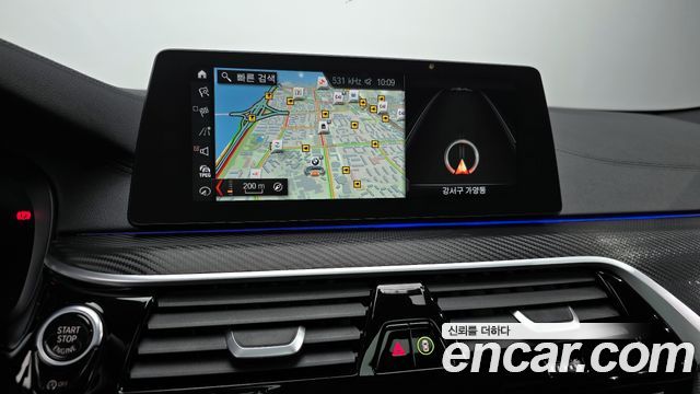 BMW 5-Series 2017 — photo 14