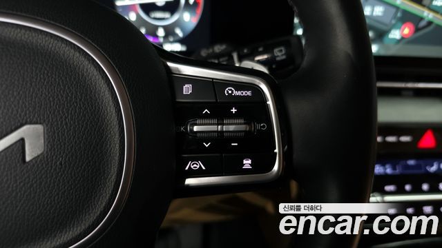 Kia Canival 2023 — photo 16