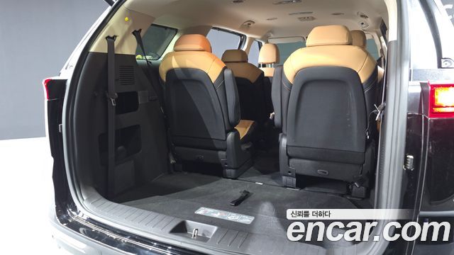 Kia Canival 2023 — photo 19