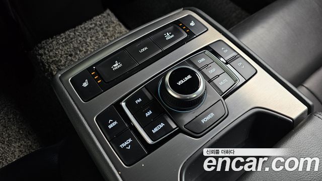 Hyundai Genesis 2016 — photo 18