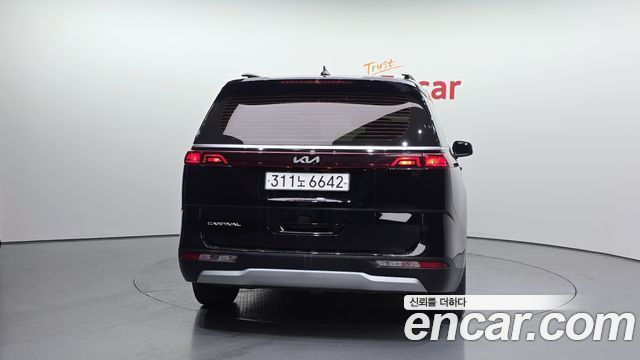 Kia Canival 2022 — photo 4