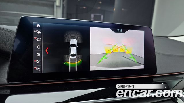 BMW 5-Series 2019 — photo 15