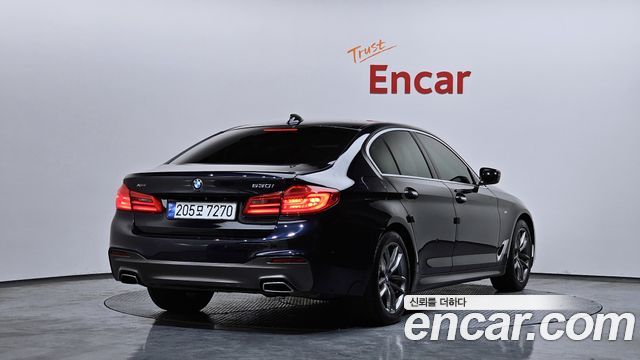 BMW 5-Series 2018 — photo 2