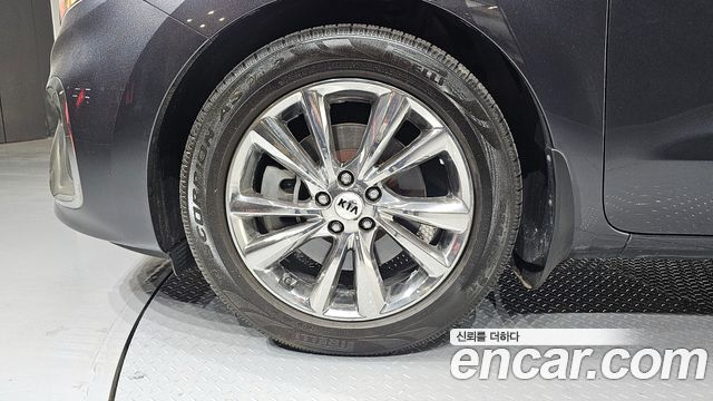 Kia Canival 2019 — photo 5