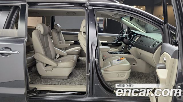 Kia Canival 2019 — photo 10