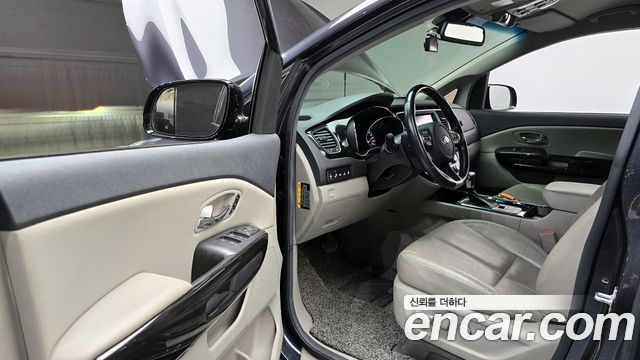 Kia Canival 2019 — photo 11