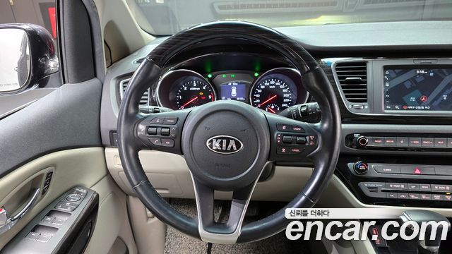 Kia Canival 2019 — photo 13