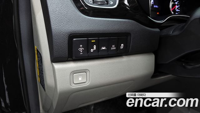 Kia Canival 2019 — photo 17
