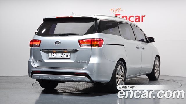 Kia Canival 2016 — photo 2