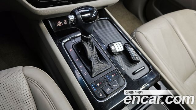 Kia Canival 2016 — photo 9