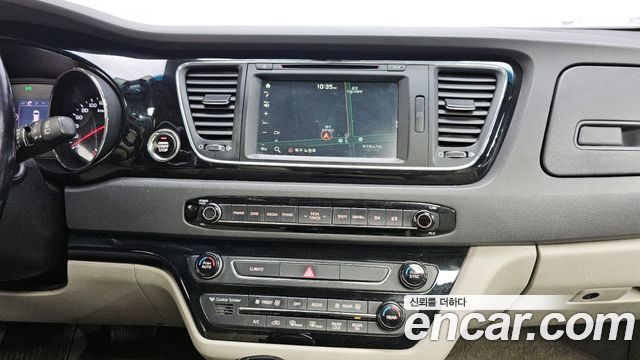 Kia Canival 2016 — photo 14
