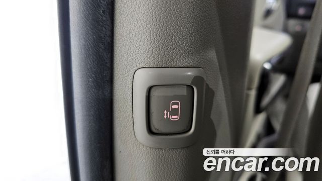 Kia Canival 2016 — photo 18
