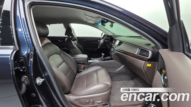 Kia K7 2019 — photo 10