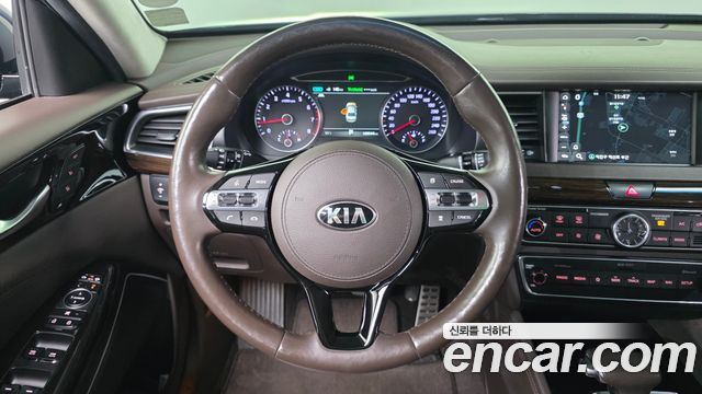 Kia K7 2019 — photo 13