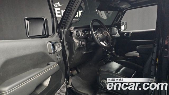 Jeep Wrangler 2021 — photo 10