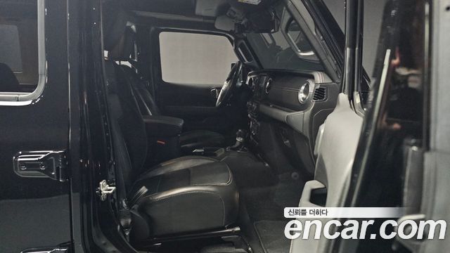 Jeep Wrangler 2021 — photo 11