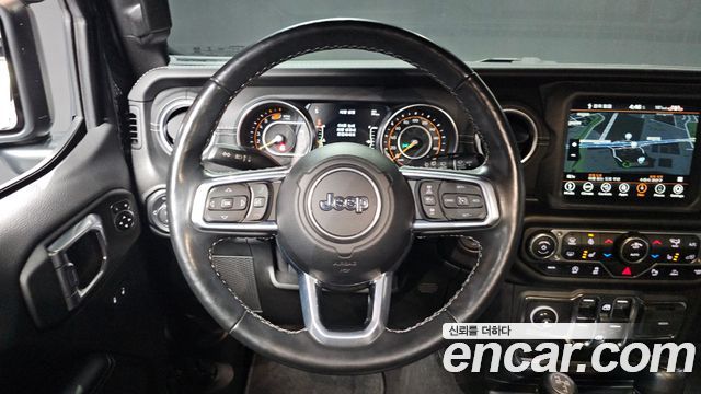 Jeep Wrangler 2021 — photo 13