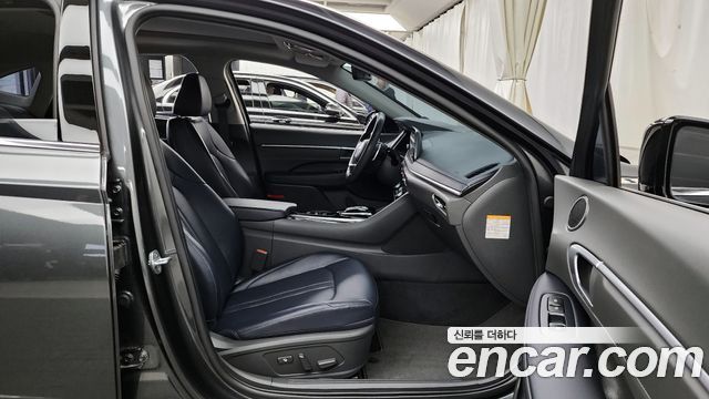 Hyundai Sonata 2022 — photo 11