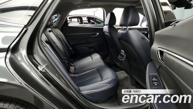 Hyundai Sonata 2022 — photo 12
