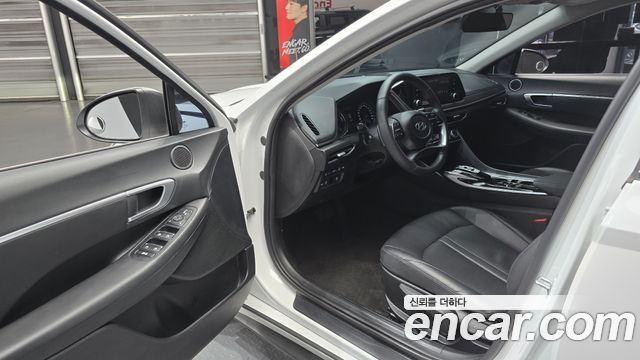 Hyundai Sonata 2022 — photo 11