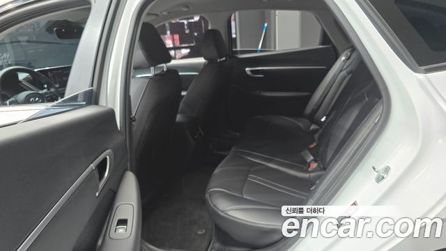 Hyundai Sonata 2022 — photo 13