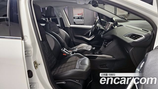Peugeot 2008 2015 — photo 10