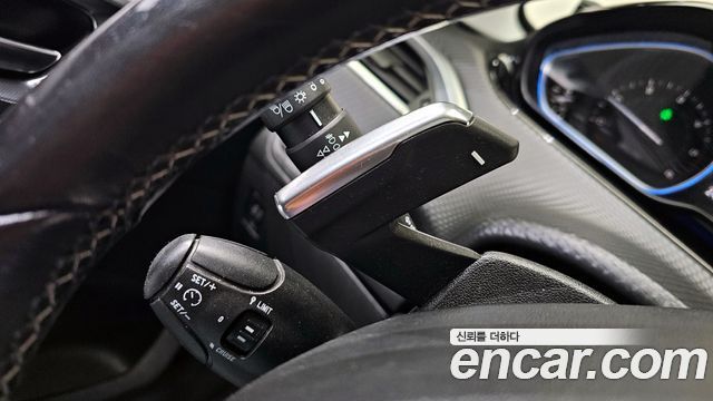 Peugeot 2008 2015 — photo 18