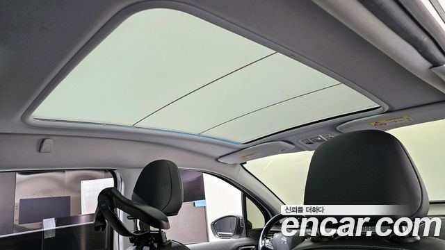 Peugeot 2008 2015 — photo 19