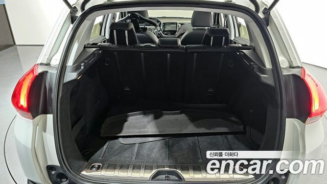 Peugeot 2008 2015 — photo 20
