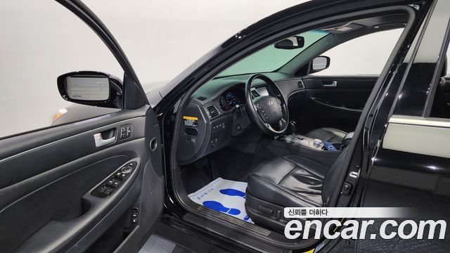Hyundai Genesis 2013 — photo 10