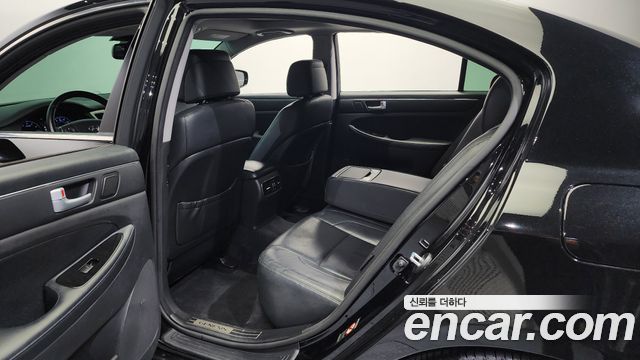 Hyundai Genesis 2013 — photo 11