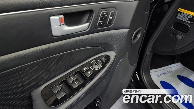 Hyundai Genesis 2013 — photo 13