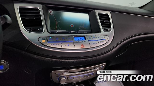Hyundai Genesis 2013 — photo 16