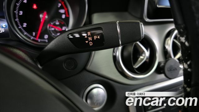 Mercedes-Benz GLA-Class 2019 — photo 9