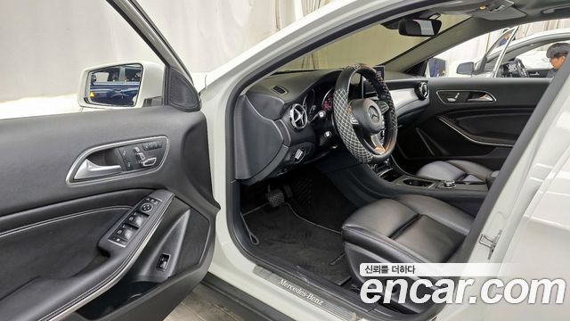 Mercedes-Benz GLA-Class 2019 — photo 10