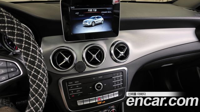 Mercedes-Benz GLA-Class 2019 — photo 14