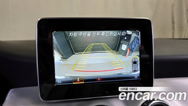 Mercedes-Benz GLA-Class 2019 — photo 15