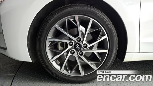 Hyundai AVANTE 2020 — photo 5