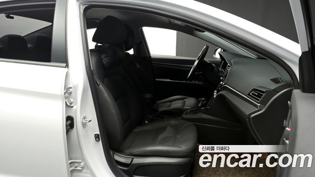 Hyundai AVANTE 2020 — photo 10