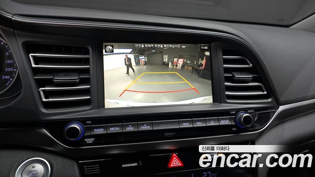 Hyundai AVANTE 2020 — photo 16