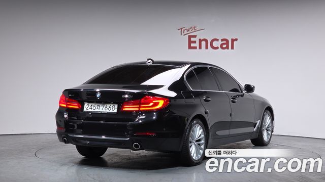 BMW 5-Series 2020 — photo 2