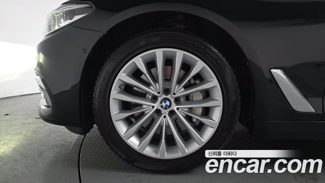BMW 5-Series 2020 — photo 5