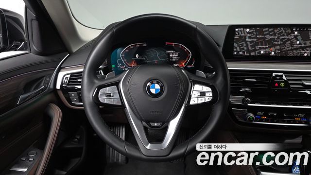 BMW 5-Series 2020 — photo 13