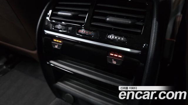 BMW 5-Series 2020 — photo 19