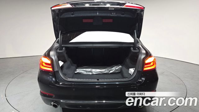BMW 5-Series 2020 — photo 20