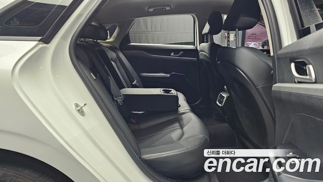 Kia K5 2020 — photo 12